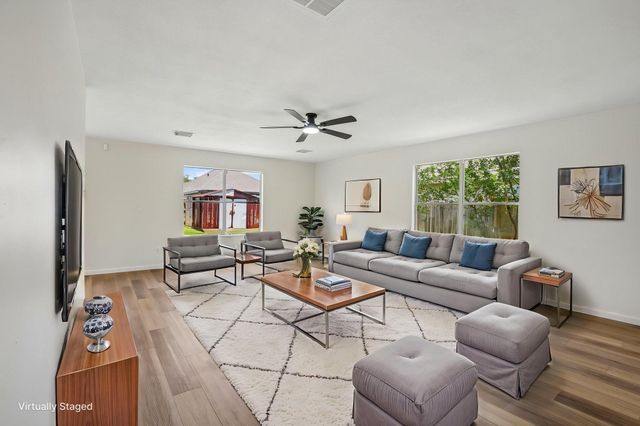 4419 Crossvine Avenue, Baytown, TX 77521