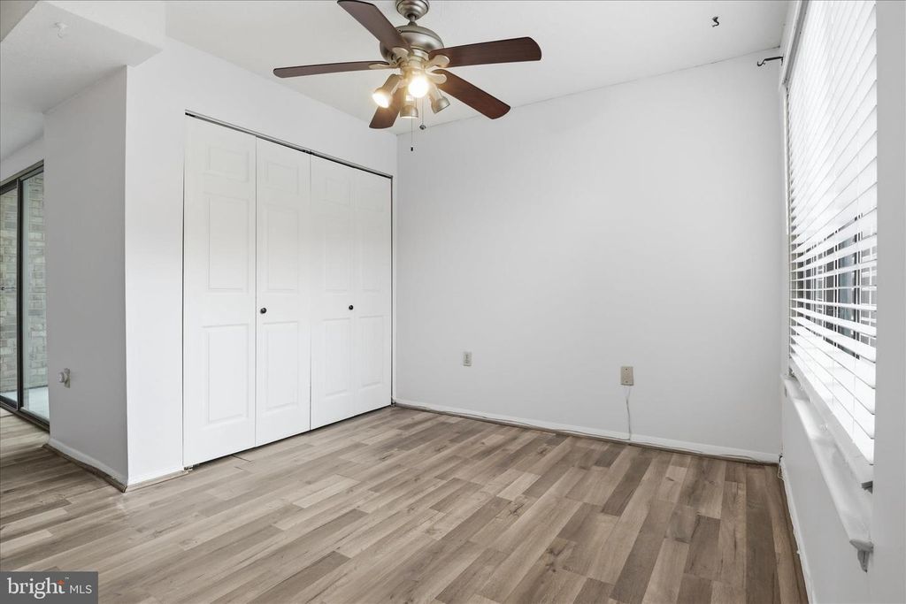 Image 14 of property listing at 7818 HANOVER PKWY #101, Greenbelt, MD 20770