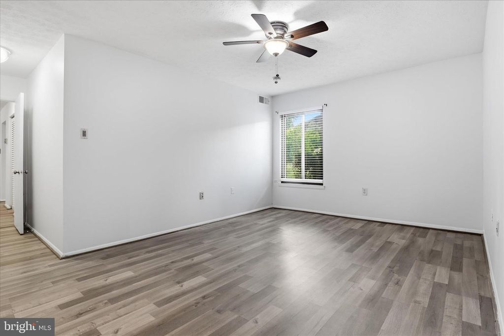 Image 17 of property listing at 7818 HANOVER PKWY #101, Greenbelt, MD 20770