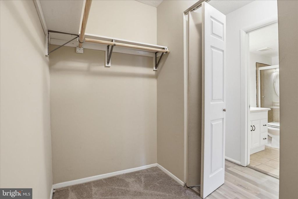 Image 19 of property listing at 7818 HANOVER PKWY #101, Greenbelt, MD 20770