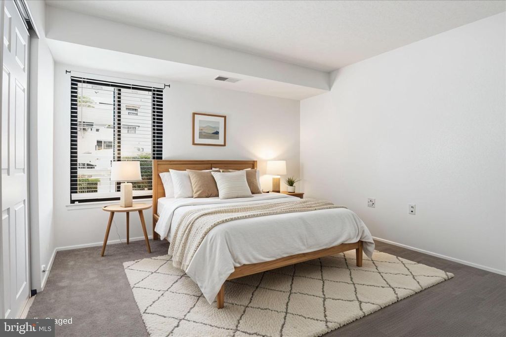 Image 23 of property listing at 7818 HANOVER PKWY #101, Greenbelt, MD 20770