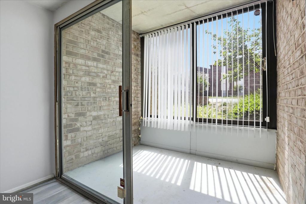 Image 27 of property listing at 7818 HANOVER PKWY #101, Greenbelt, MD 20770