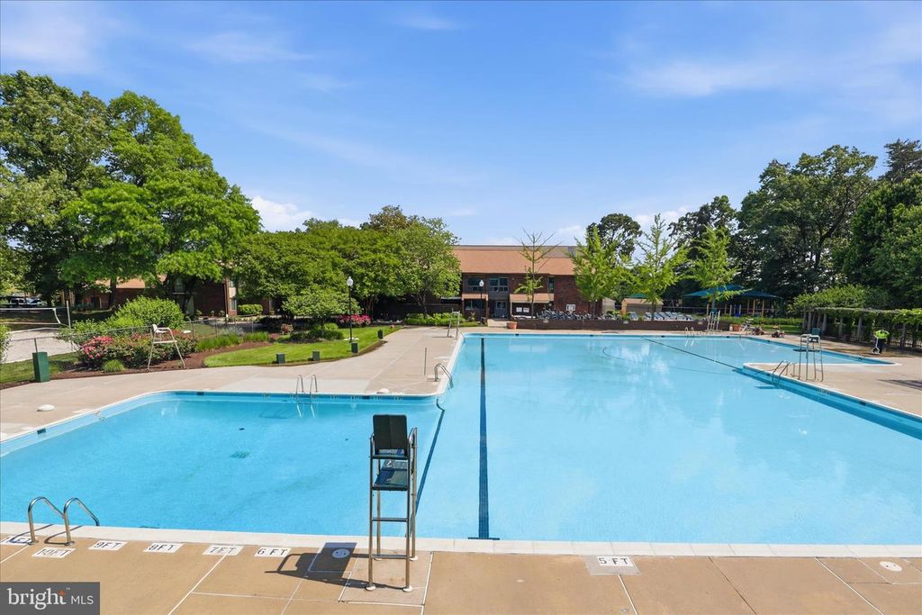 Image 35 of property listing at 7818 HANOVER PKWY #101, Greenbelt, MD 20770