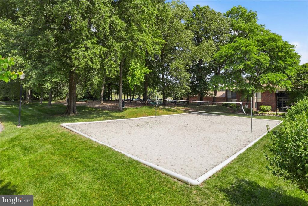 Image 36 of property listing at 7818 HANOVER PKWY #101, Greenbelt, MD 20770