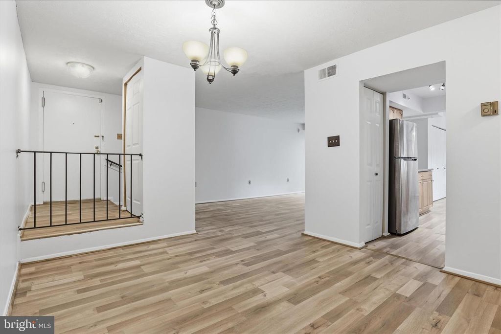 Image 8 of property listing at 7818 HANOVER PKWY #101, Greenbelt, MD 20770