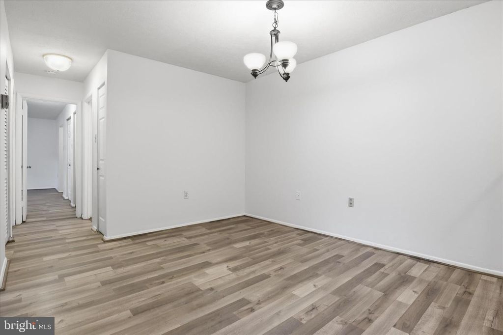 Image 9 of property listing at 7818 HANOVER PKWY #101, Greenbelt, MD 20770