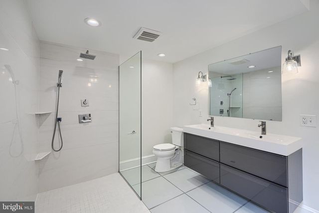 2123 E FAIRMOUNT AVE, Baltimore, MD 21231