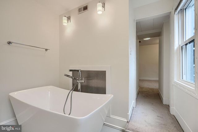 2123 E FAIRMOUNT AVE, Baltimore, MD 21231