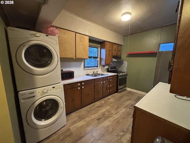 6122 Se 87TH Ave, Portland, OR 97266