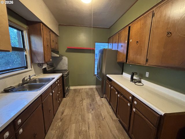 6122 Se 87TH Ave, Portland, OR 97266