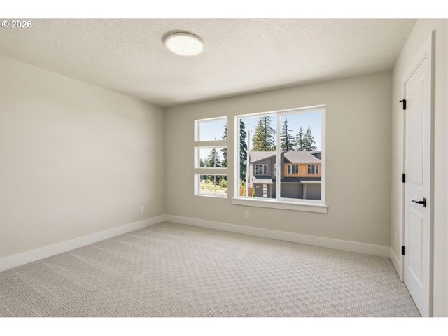 16098 BARLOW TRAIL Ln, Oregon City, OR 97045