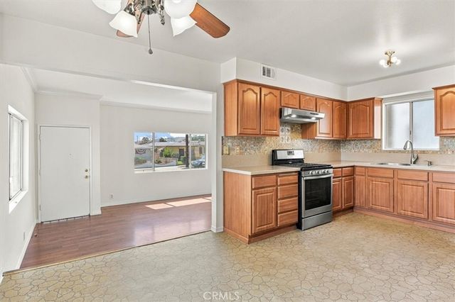1402 W 1st Street, San Pedro, CA 90732