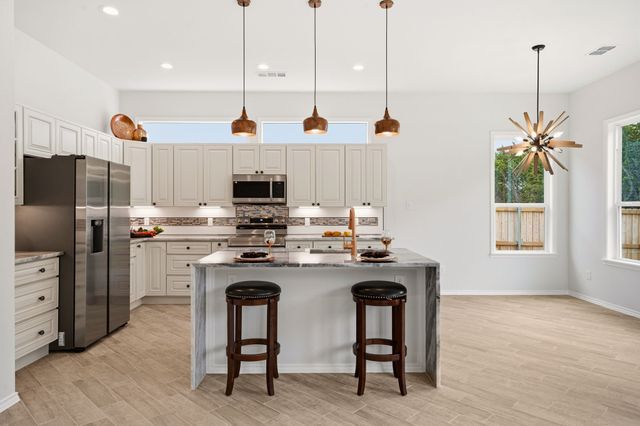 232 Hilltop Drive, Ennis, TX 75119