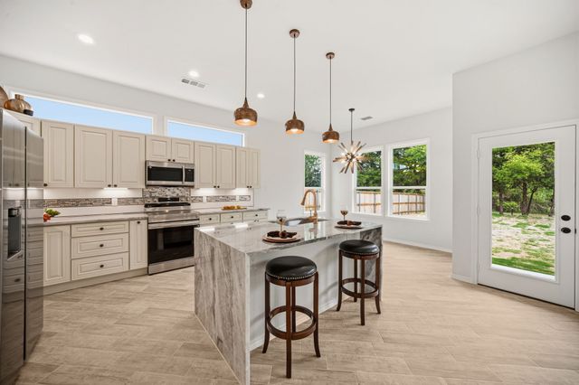 232 Hilltop Drive, Ennis, TX 75119