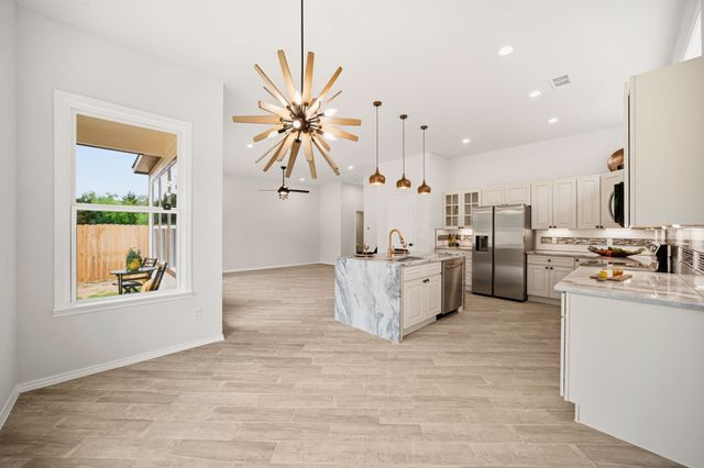 232 Hilltop Drive, Ennis, TX 75119