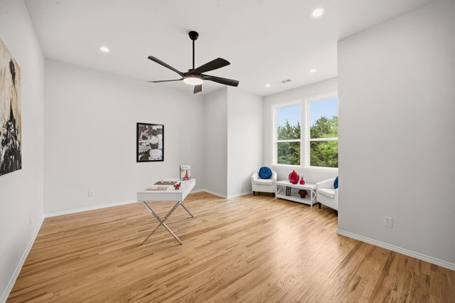 232 Hilltop Drive, Ennis, TX 75119