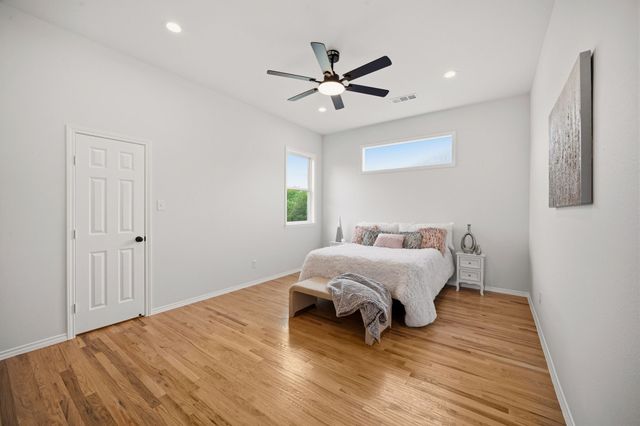 232 Hilltop Drive, Ennis, TX 75119