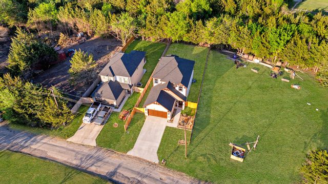 232 Hilltop Drive, Ennis, TX 75119