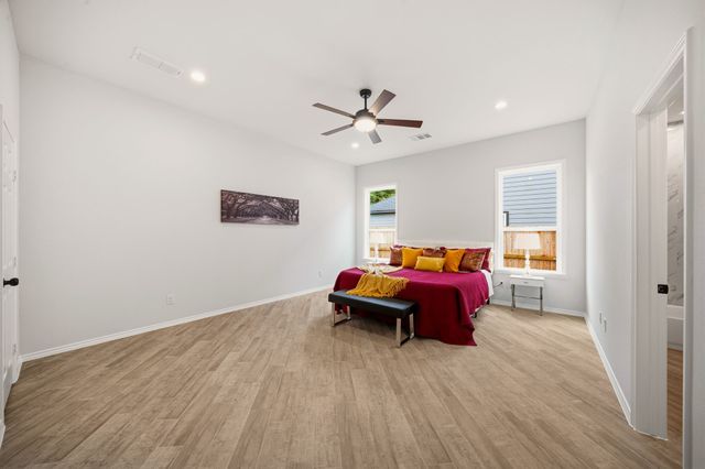 232 Hilltop Drive, Ennis, TX 75119