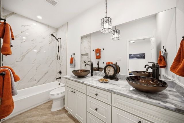 232 Hilltop Drive, Ennis, TX 75119