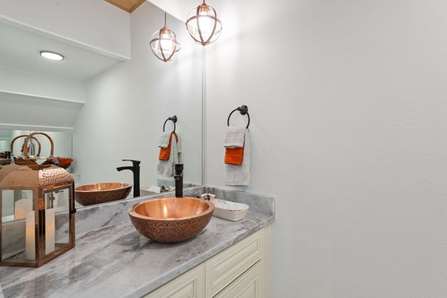 232 Hilltop Drive, Ennis, TX 75119