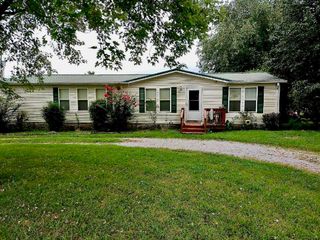 1897 S Commerce Rd, Watertown, TN 37184