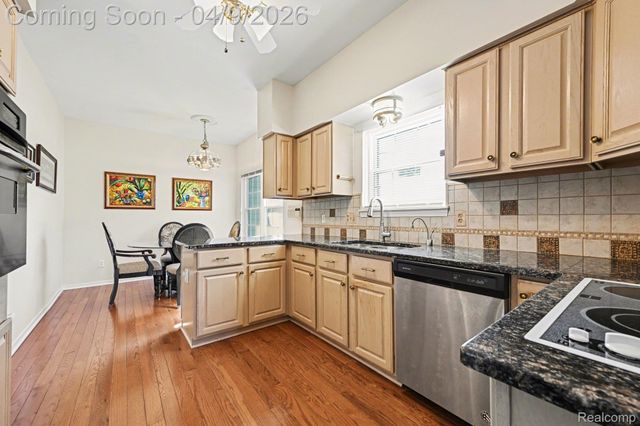 30949 Tanglewood Drive, Novi, MI 48377