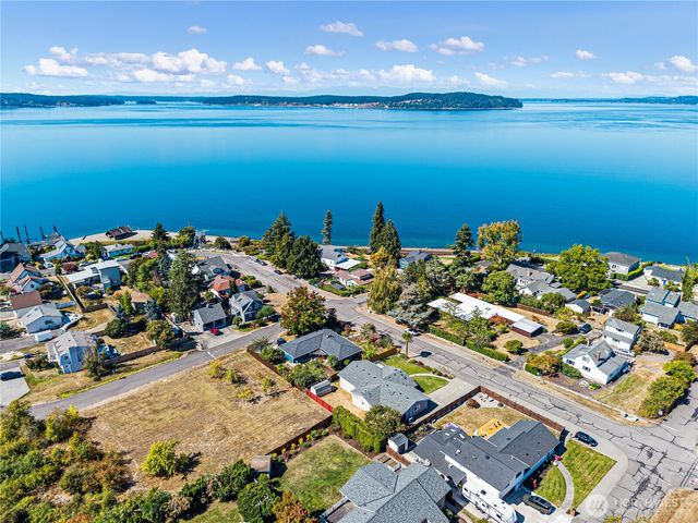 210 Champion Street, Steilacoom, WA 98388