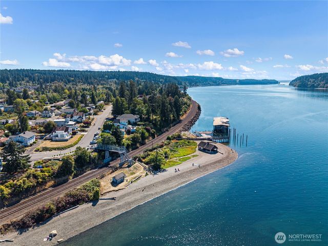 210 Champion Street, Steilacoom, WA 98388