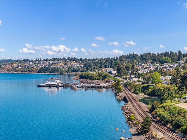 210 Champion Street, Steilacoom, WA 98388