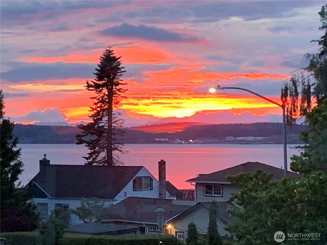 210 Champion Street, Steilacoom, WA 98388