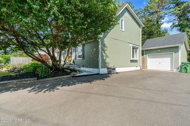 1309 Seaman Avenue, Beachwood, NJ 08722