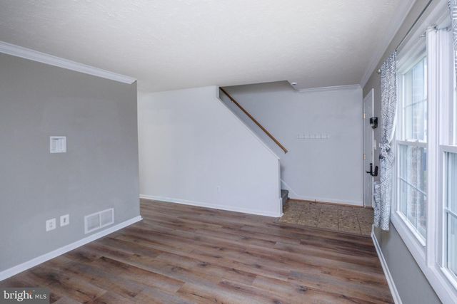 827 N SHENANDOAH AVE, Front Royal, VA 22630