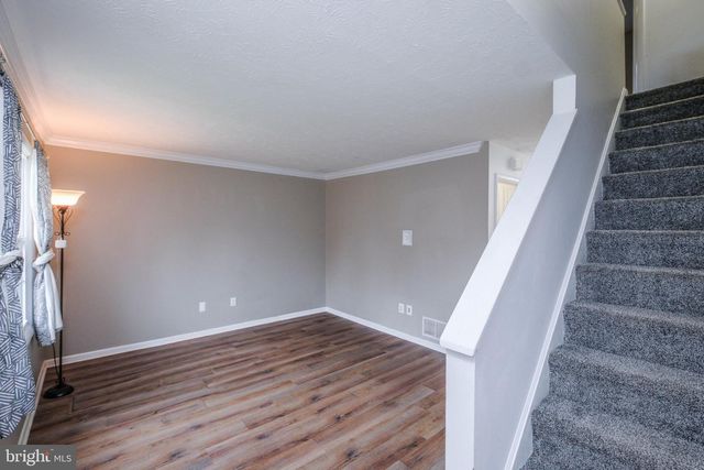 827 N SHENANDOAH AVE, Front Royal, VA 22630