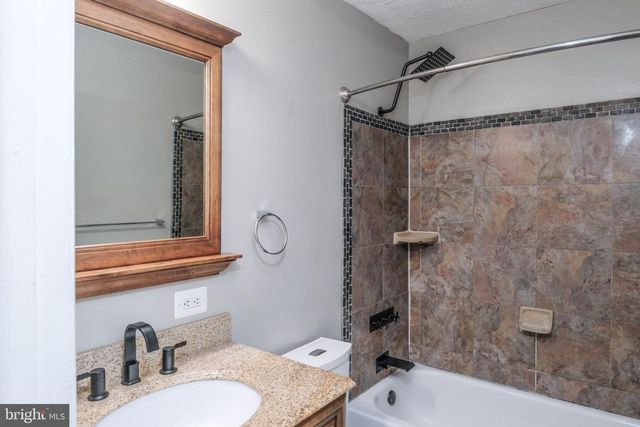 827 N SHENANDOAH AVE, Front Royal, VA 22630