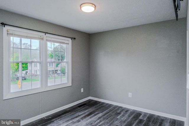 827 N SHENANDOAH AVE, Front Royal, VA 22630