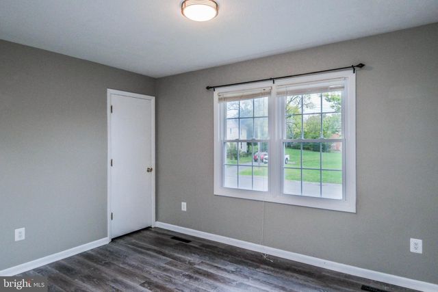827 N SHENANDOAH AVE, Front Royal, VA 22630