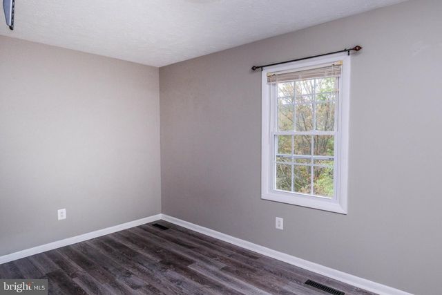 827 N SHENANDOAH AVE, Front Royal, VA 22630