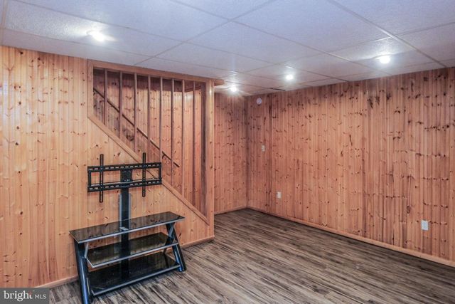 827 N SHENANDOAH AVE, Front Royal, VA 22630