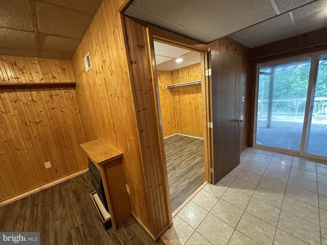 827 N SHENANDOAH AVE, Front Royal, VA 22630