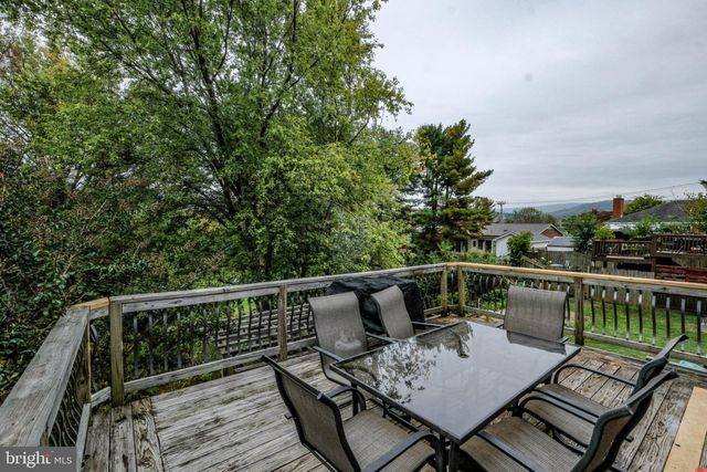 827 N SHENANDOAH AVE, Front Royal, VA 22630