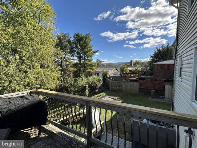 827 N SHENANDOAH AVE, Front Royal, VA 22630