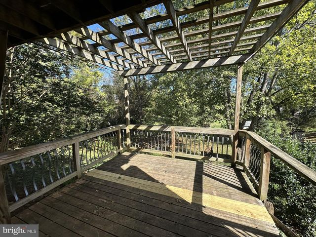 827 N SHENANDOAH AVE, Front Royal, VA 22630