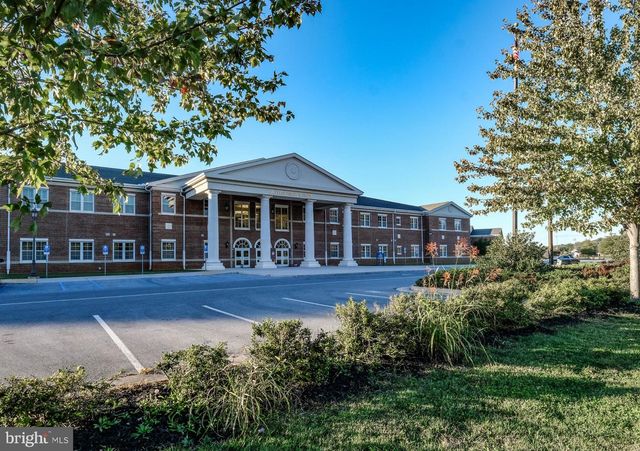 827 N SHENANDOAH AVE, Front Royal, VA 22630