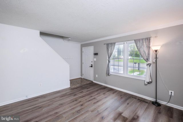 827 N SHENANDOAH AVE, Front Royal, VA 22630