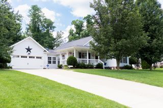 614 Ashley Oaks Dr, Clarksville, TN 37042