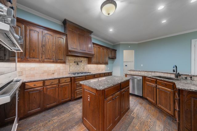 109 Meadowlands Drive, Denton, TX 76210