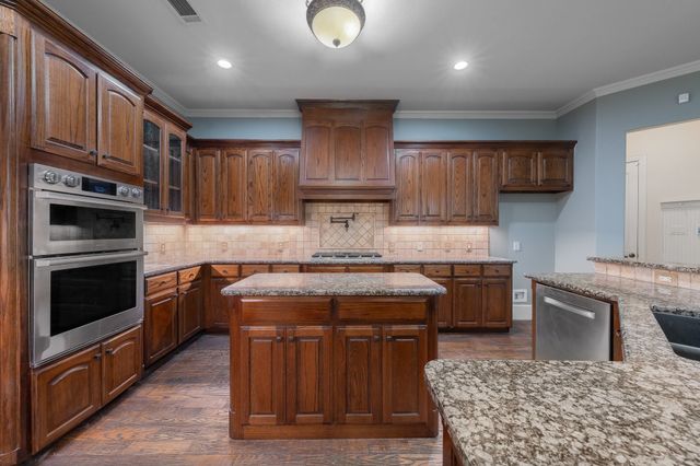 109 Meadowlands Drive, Denton, TX 76210