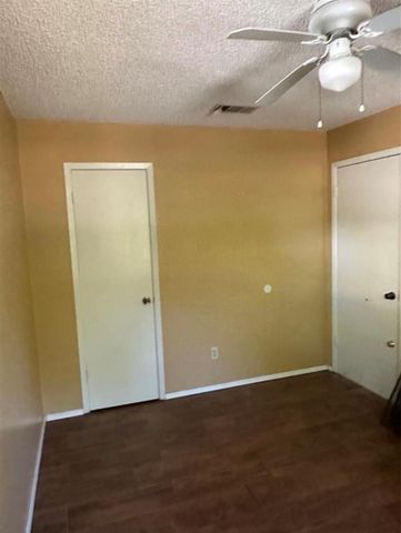 1103 E 2nd Street, Cleveland, TX 77327