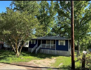 1103 E 2nd Street, Cleveland, TX 77327